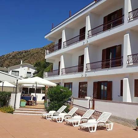 Hotel Corallo Calava 3*