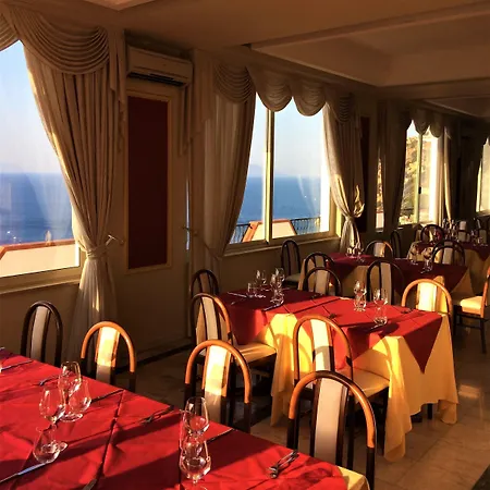 Hotel Corallo Calava 3*