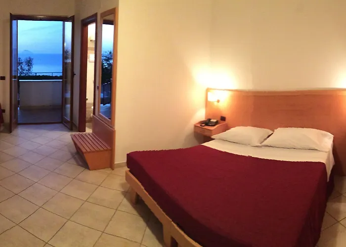Hotel Corallo Calava 3*